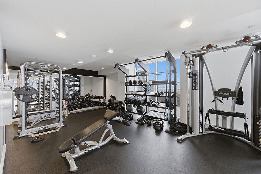 1909 1111 Richards Street