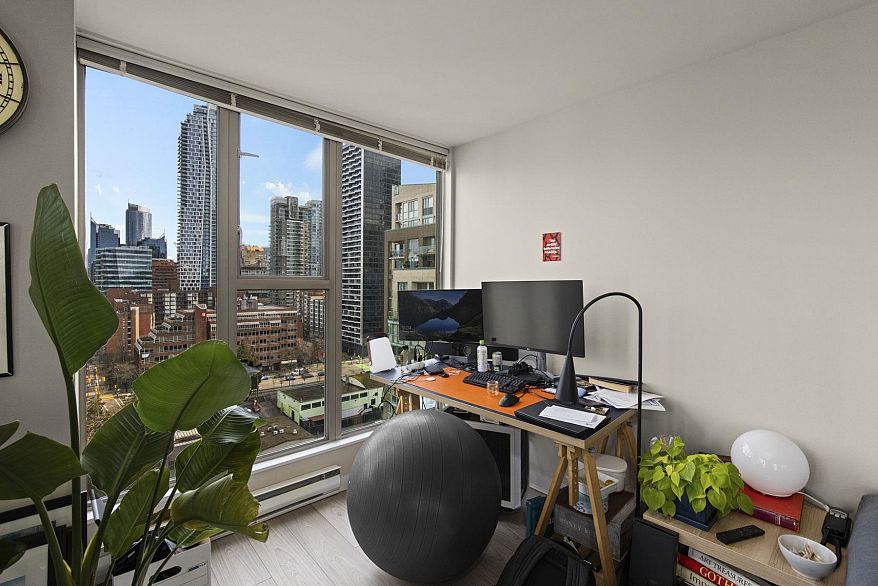 2005 1000 Beach Avenue