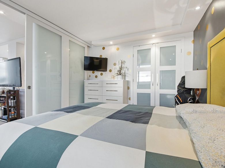 1203 1850 Comox Street