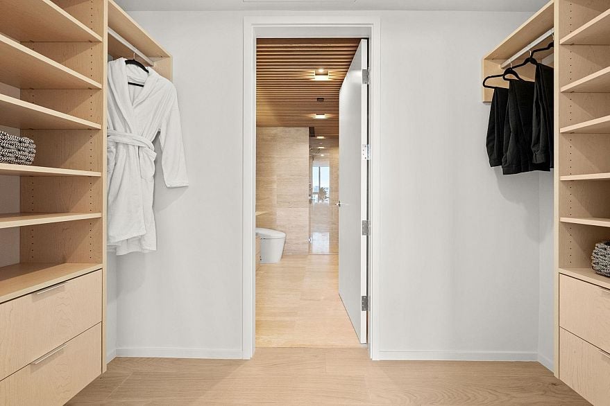 3702 1568 Alberni Street