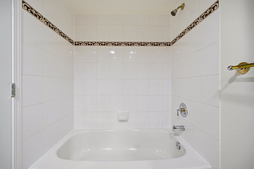 802 1367 Alberni Street