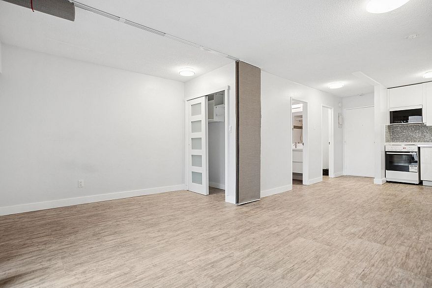 303 1717 W 13th Avenue