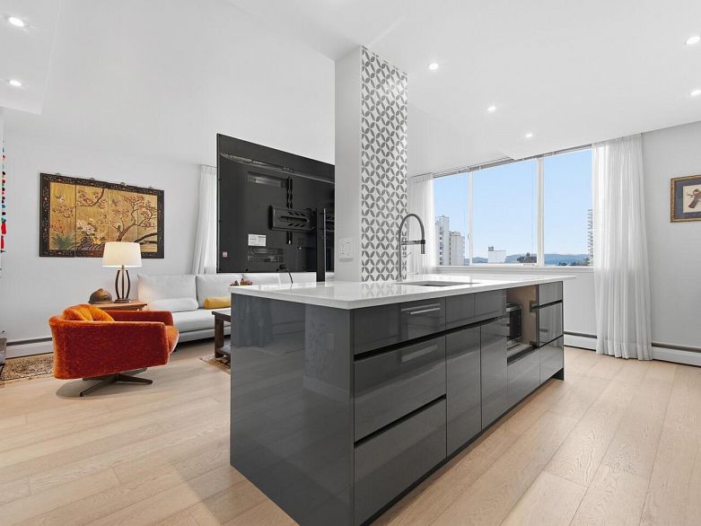 1203 1850 Comox Street