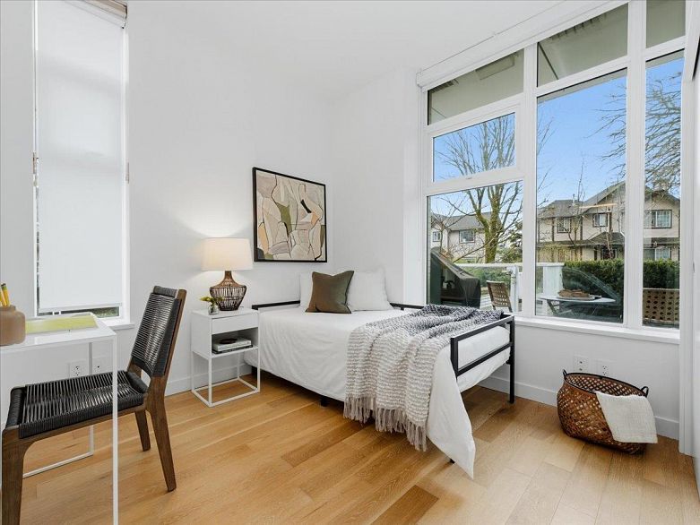 107 2221 E 30th Avenue