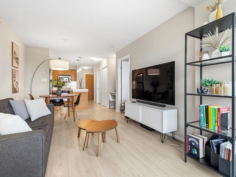 607 2770 Sophia Street