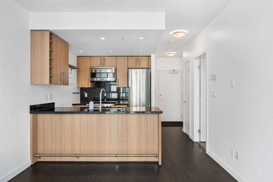 701 1708 Columbia Street