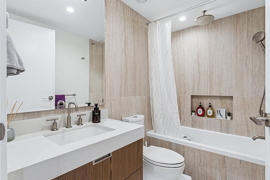 1801 1335 Howe Street