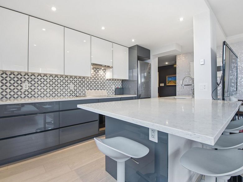 1203 1850 Comox Street