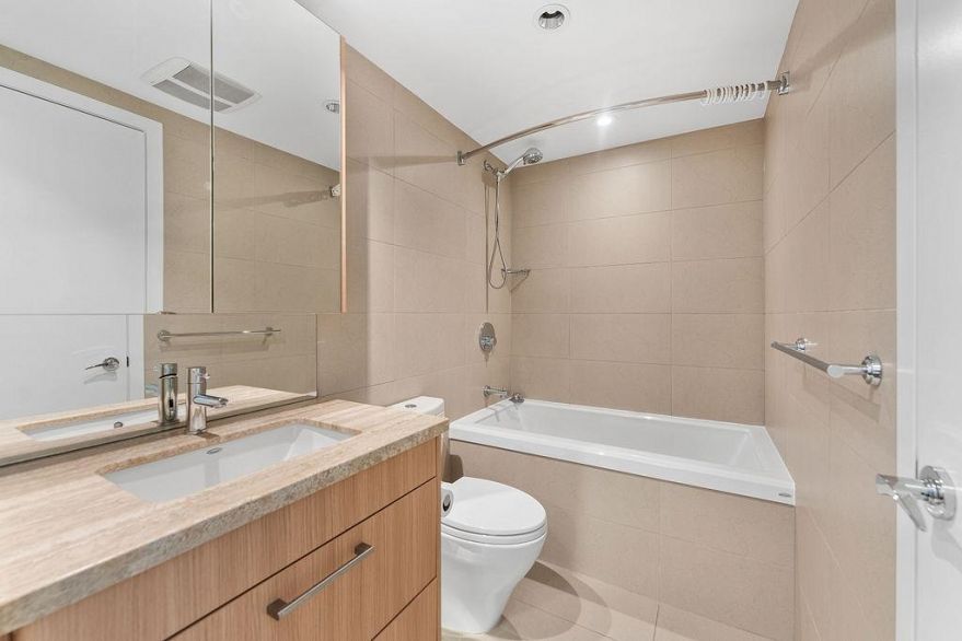 701 1708 Columbia Street