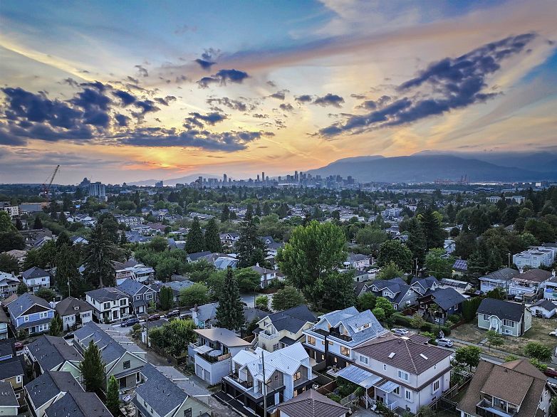 1 1632 E 21st Avenue