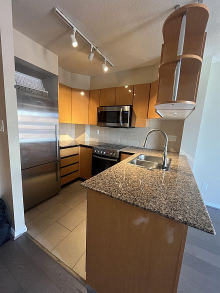 2103 1189 Howe Street