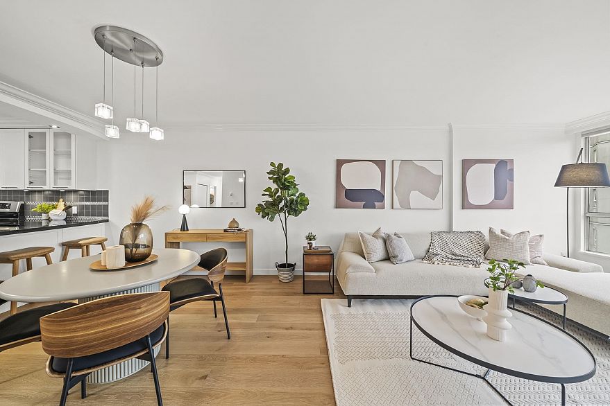 809 518 Moberly Road