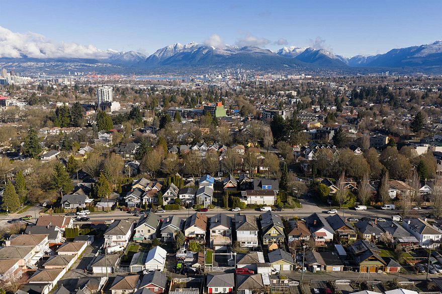 1266 E King Edward Avenue