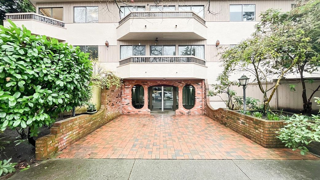 305 2190 W 8th Avenue