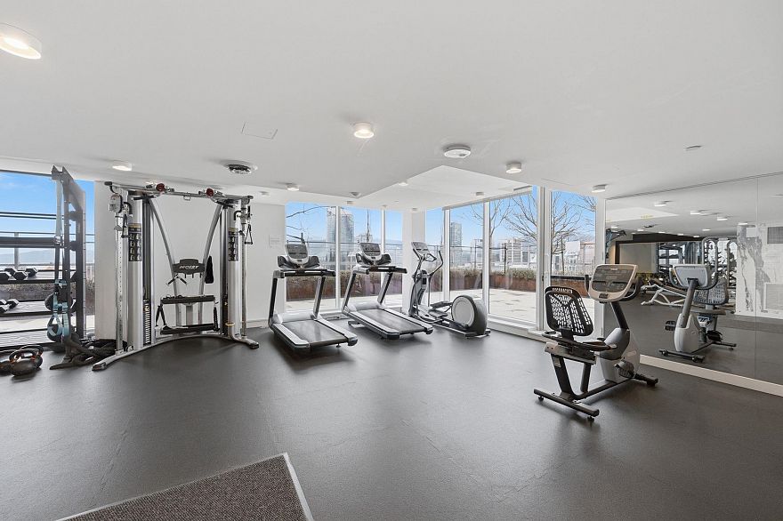 1909 1111 Richards Street