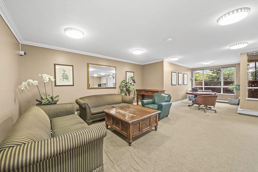 809 518 Moberly Road