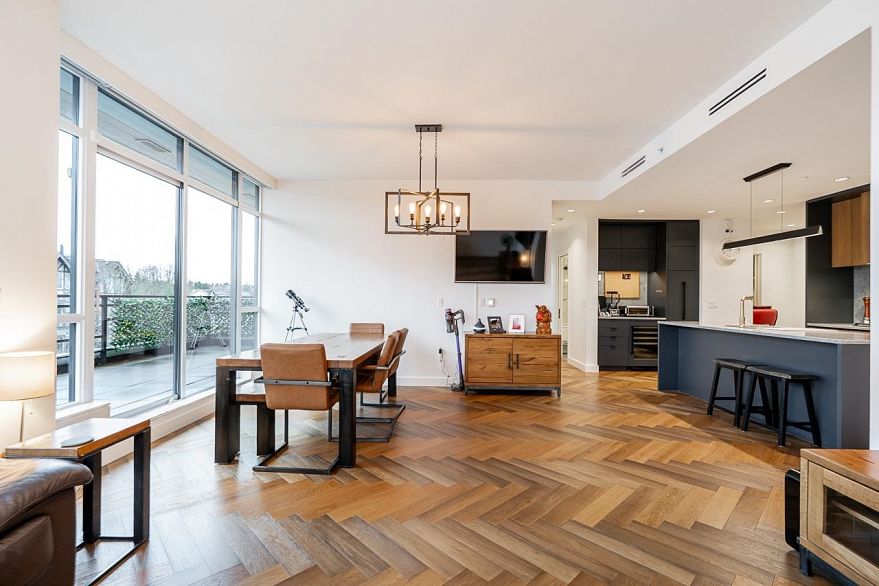 404 458 W 63rd Avenue