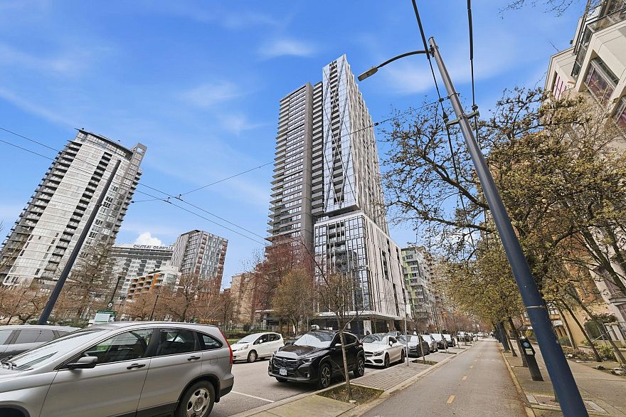 1909 1111 Richards Street