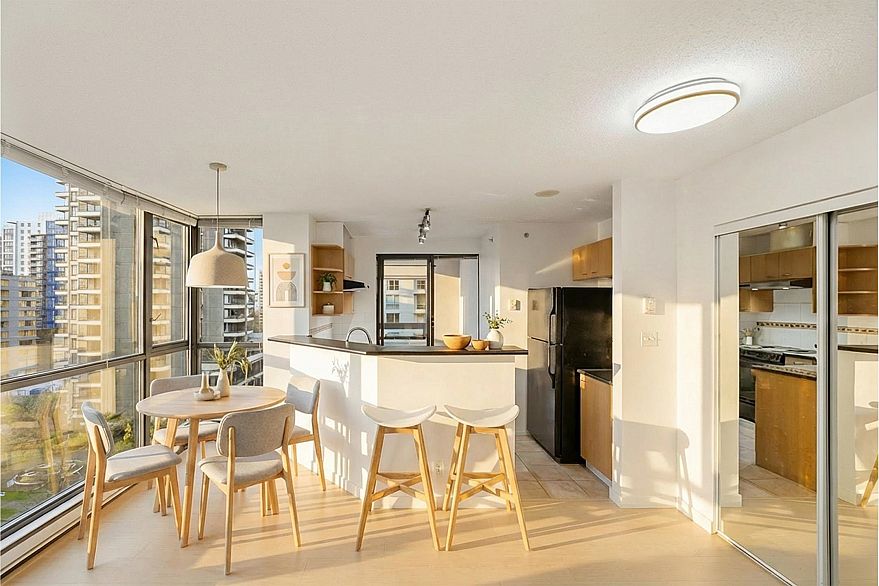 802 1367 Alberni Street