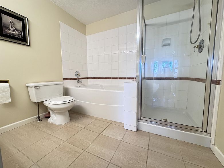 2178 E Kent Avenue South