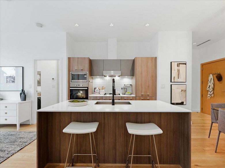 107 2221 E 30th Avenue