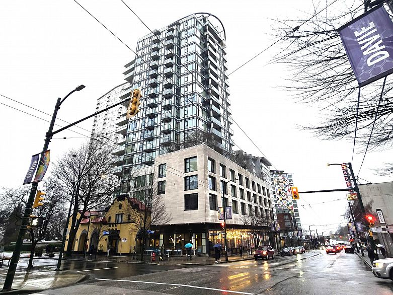 1103 1221 Bidwell Street