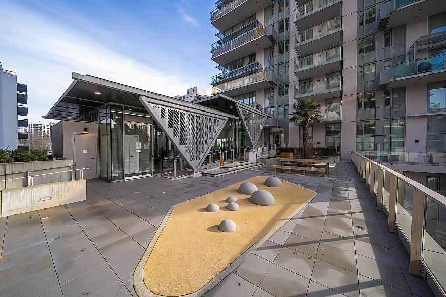 901 1180 Broughton Street