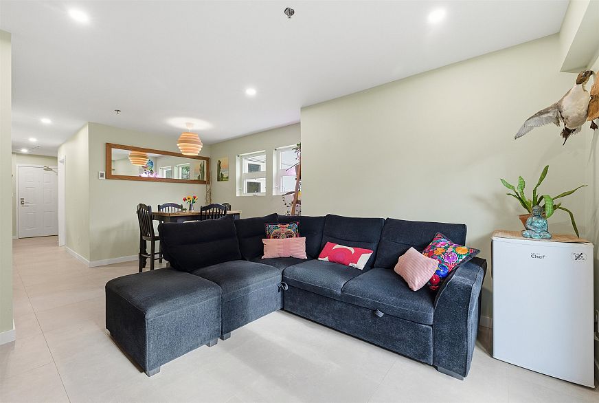 104 828 W 14th Avenue