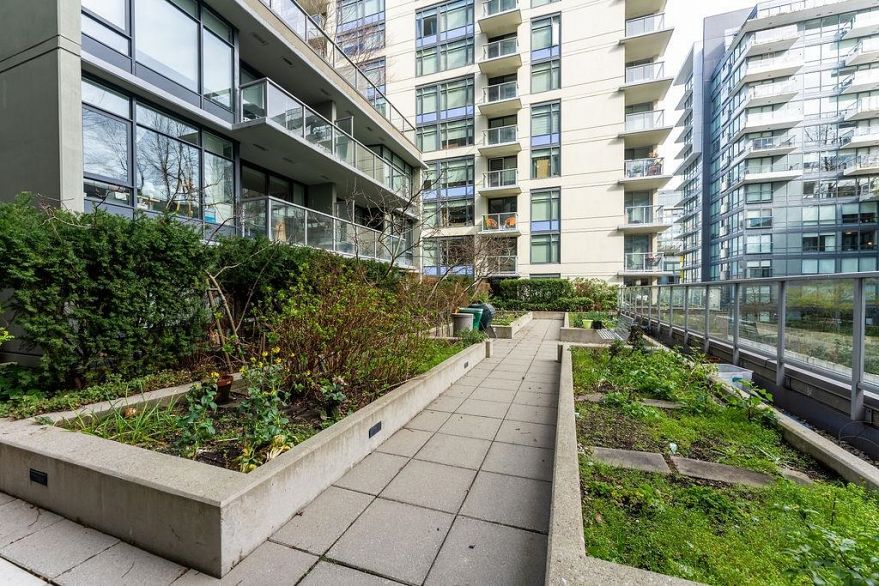 701 1708 Columbia Street