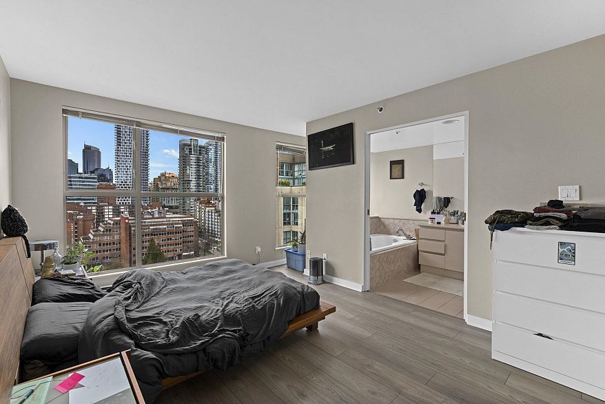 2005 1000 Beach Avenue