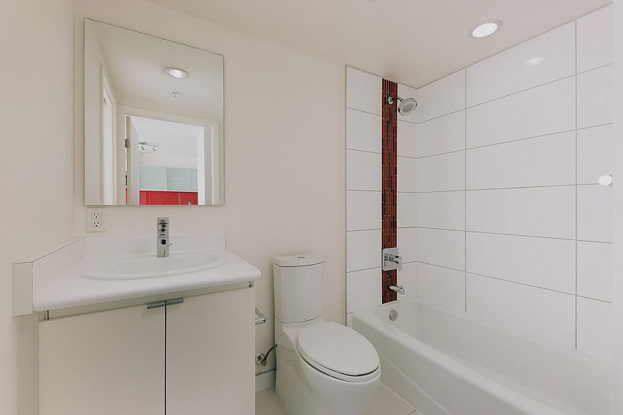 609 66 W Cordova Street