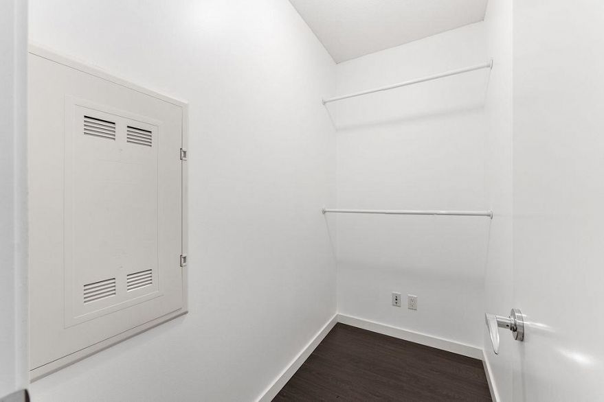 701 1708 Columbia Street