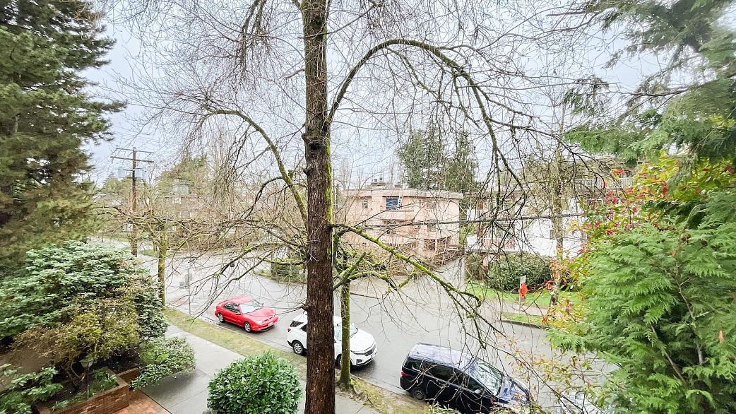 305 2190 W 8th Avenue