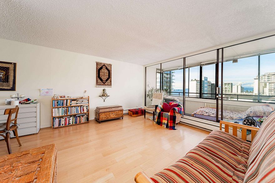 1403 1725 Pendrell Street