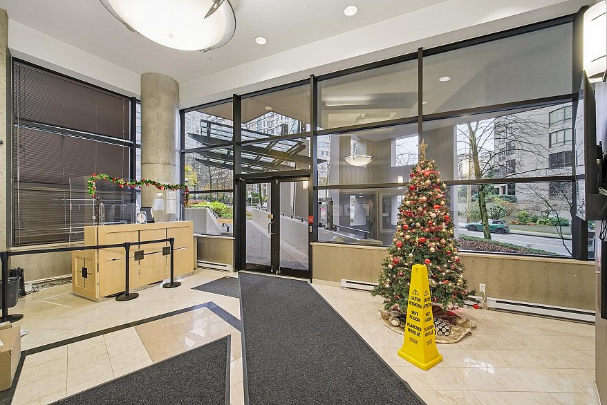 802 1367 Alberni Street