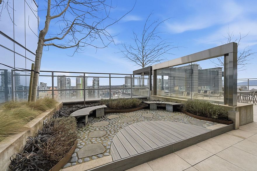 1909 1111 Richards Street