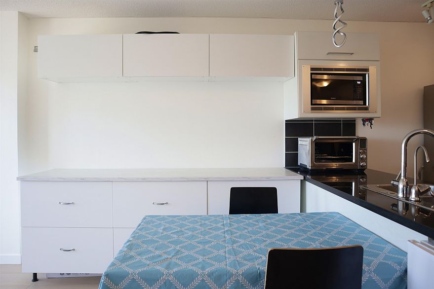 2906 689 Abbott Street