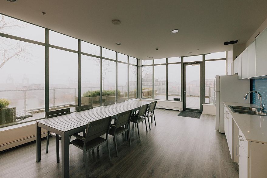 609 66 W Cordova Street