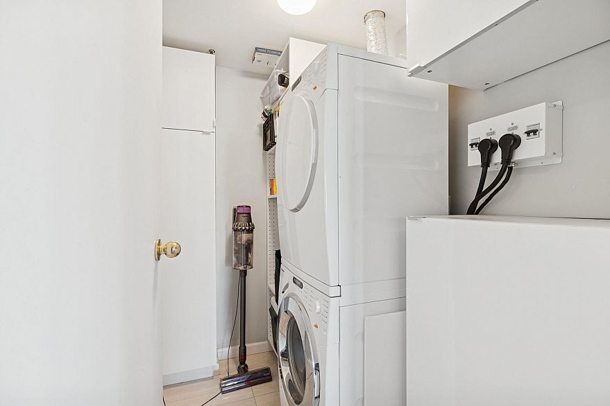 PH5 950 Cambie Street