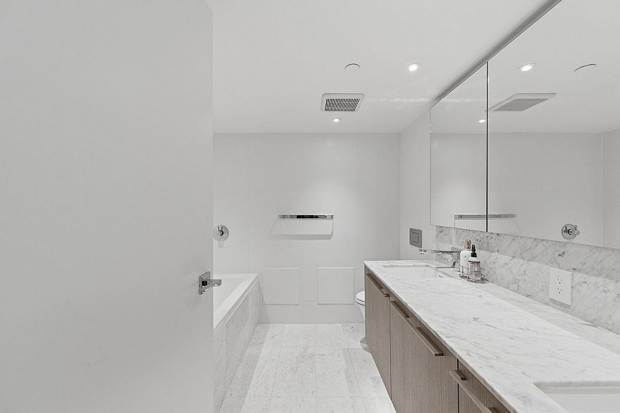 1909 1111 Richards Street