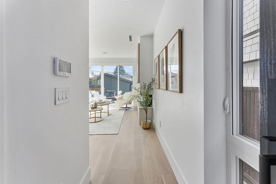 2 2138 W 48th Avenue