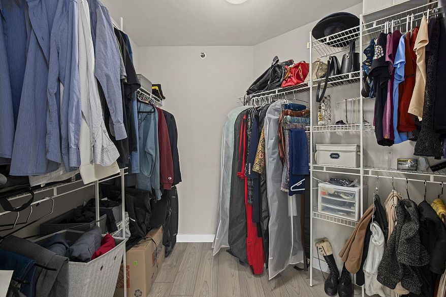 2005 1000 Beach Avenue