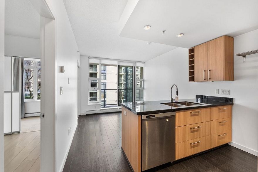 701 1708 Columbia Street