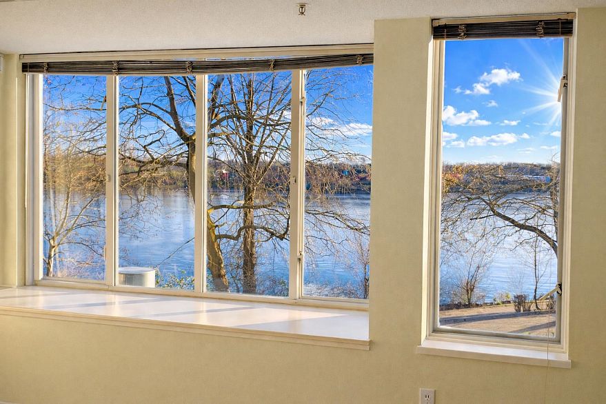 2178 E Kent Avenue South