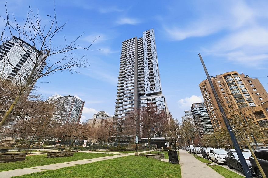 1909 1111 Richards Street