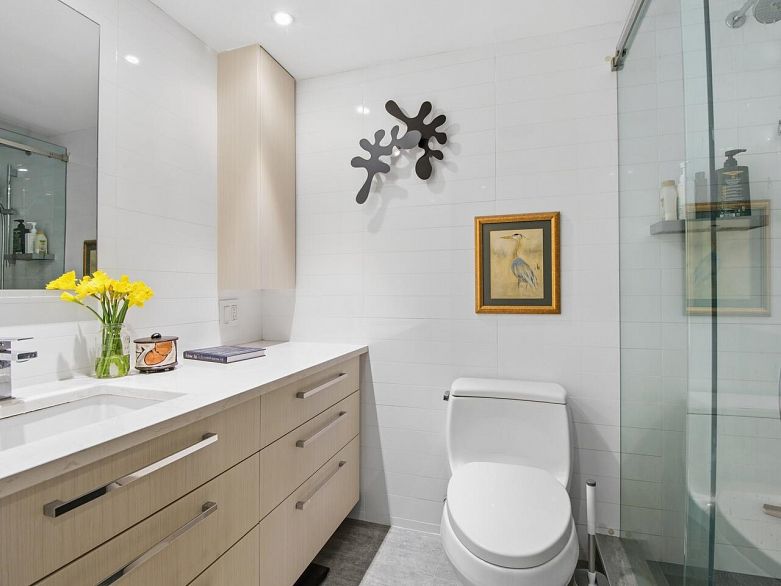 1203 1850 Comox Street