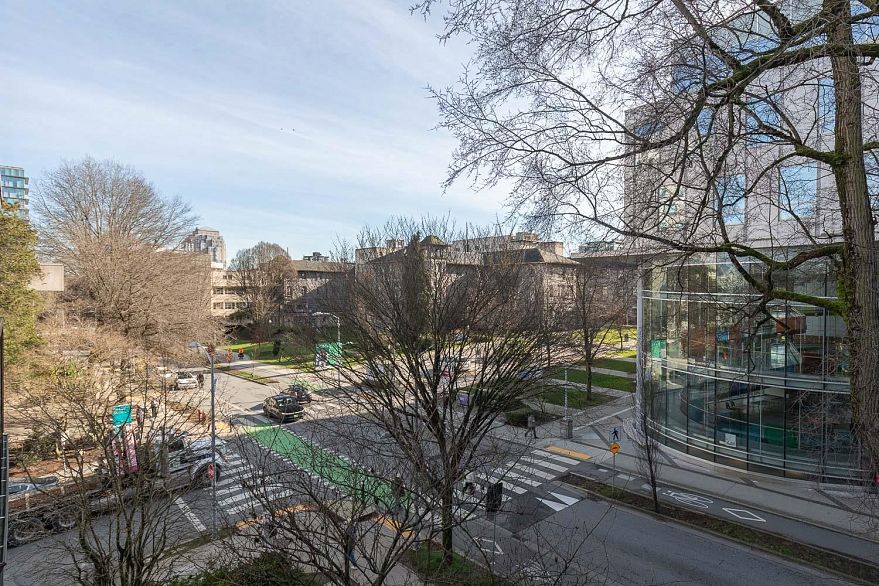 PH2 2577 Willow Street