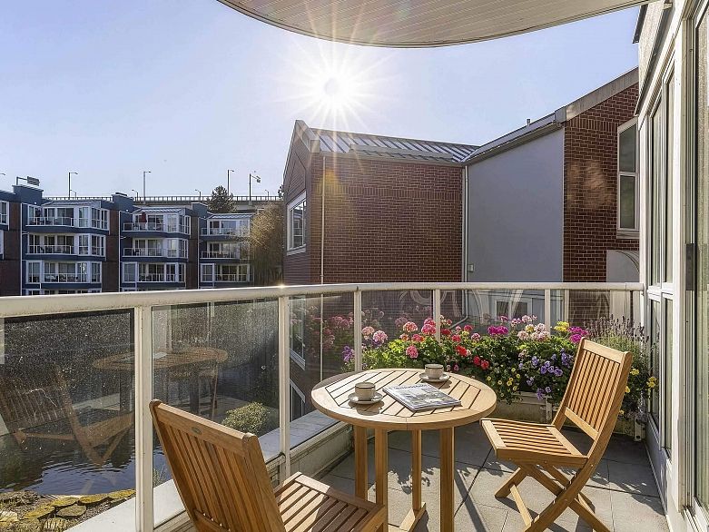 202 1551 Mariner Walk