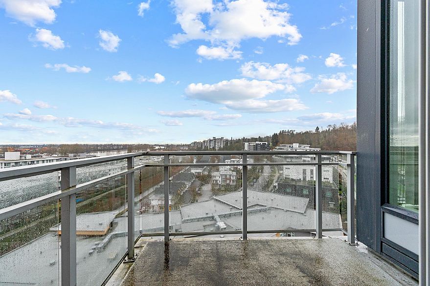 1207 3281 E Kent Avenue North Avenue