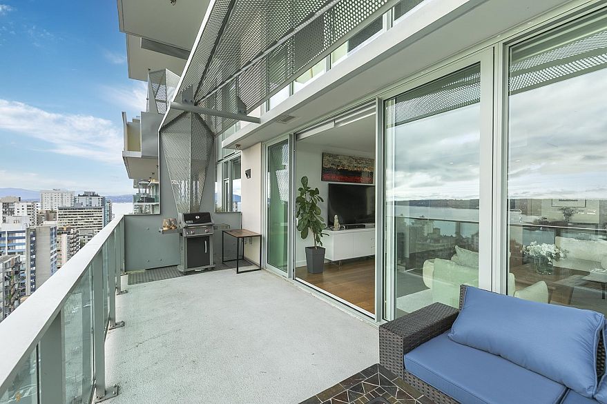 1503 1365 Davie Street